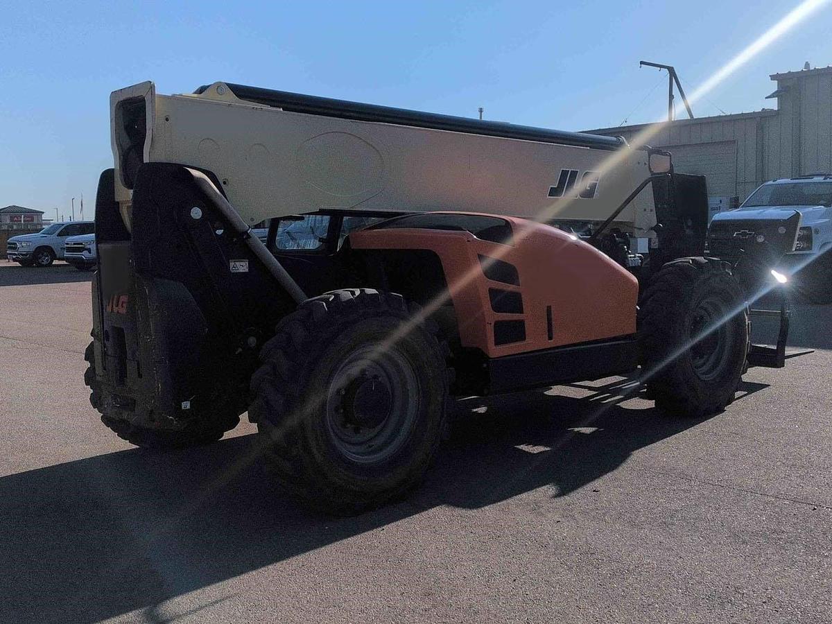 Used 2018 JLG 1055