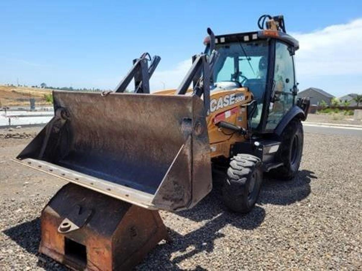 Used 2017 CASE 580N EP