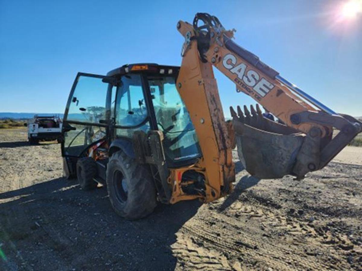 Used 2018 CASE 580N EP