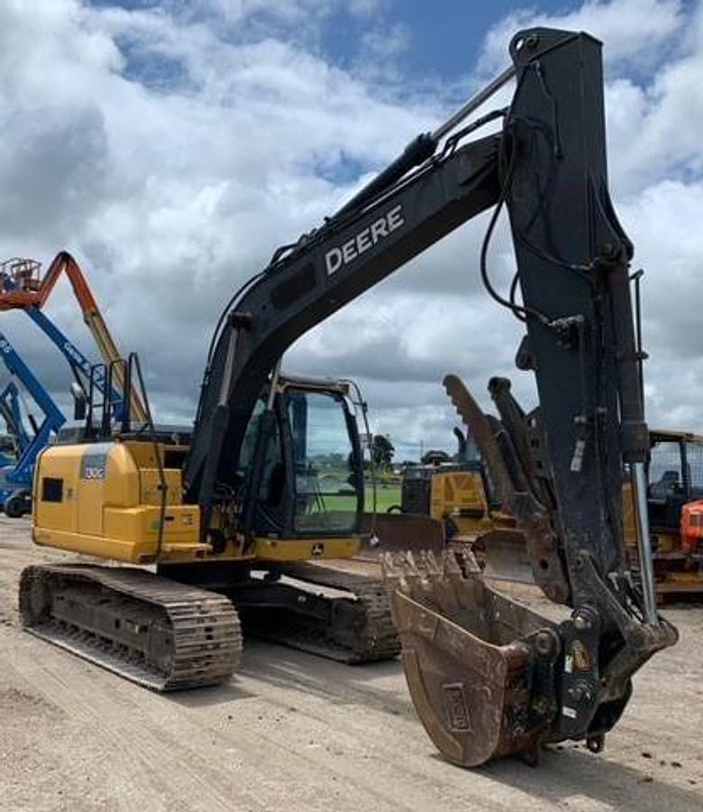 Used 2017 DEERE 130G