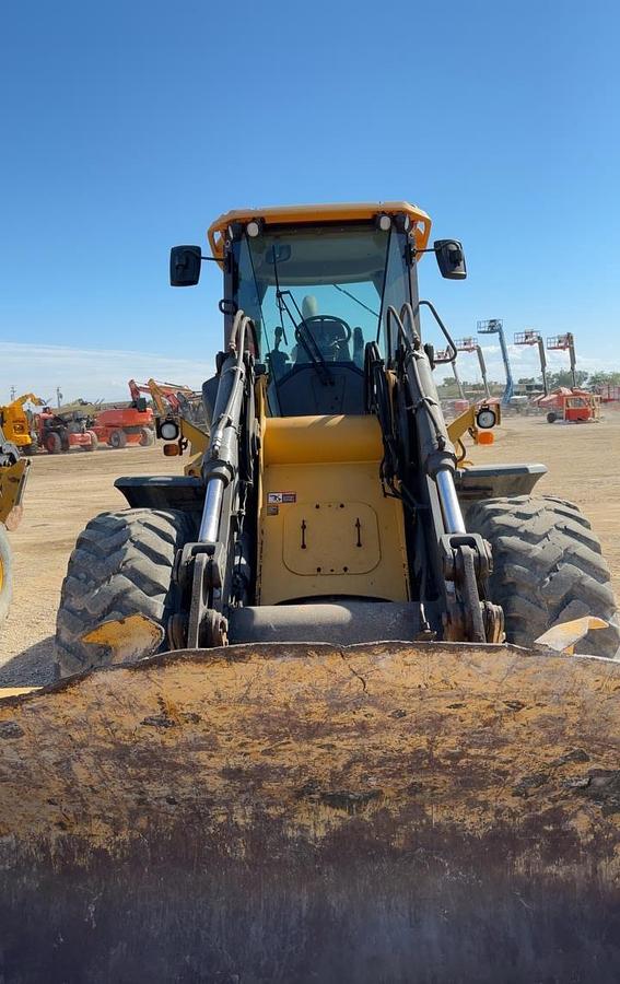 Used 2019 DEERE 524L