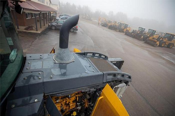 Used 2017 DEERE 544K
