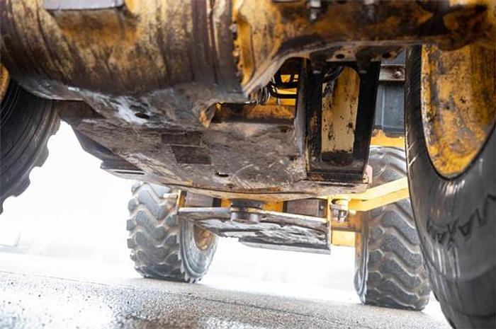 Used 2017 DEERE 544K