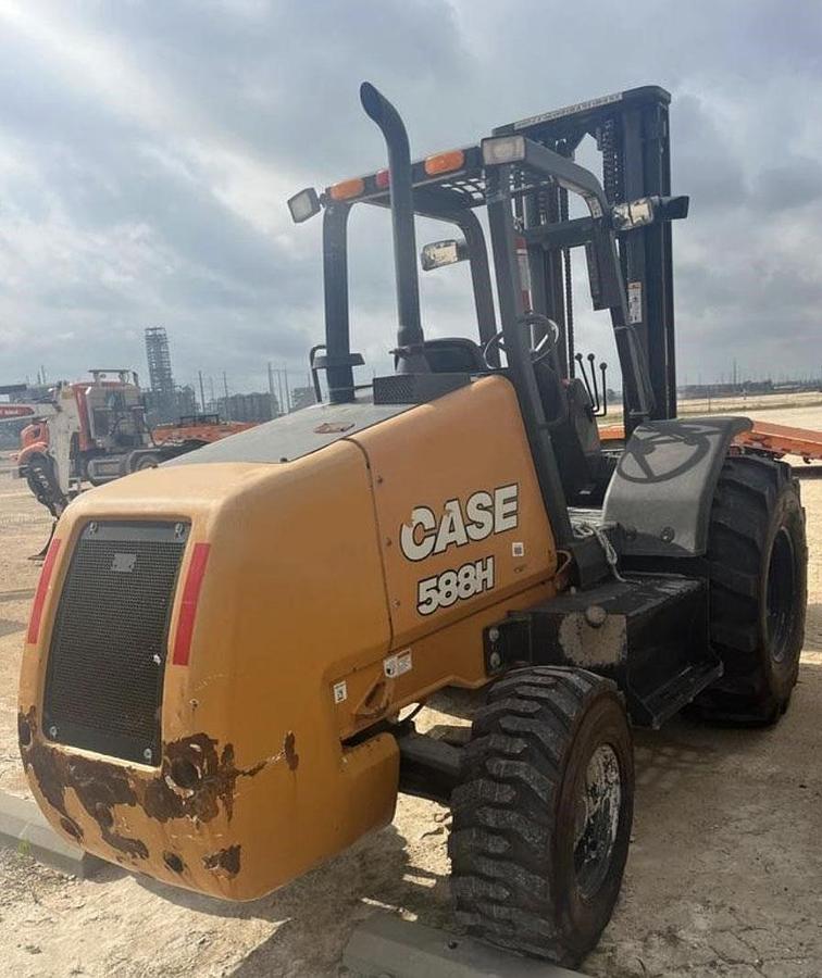 Used 2018 CASE 588H