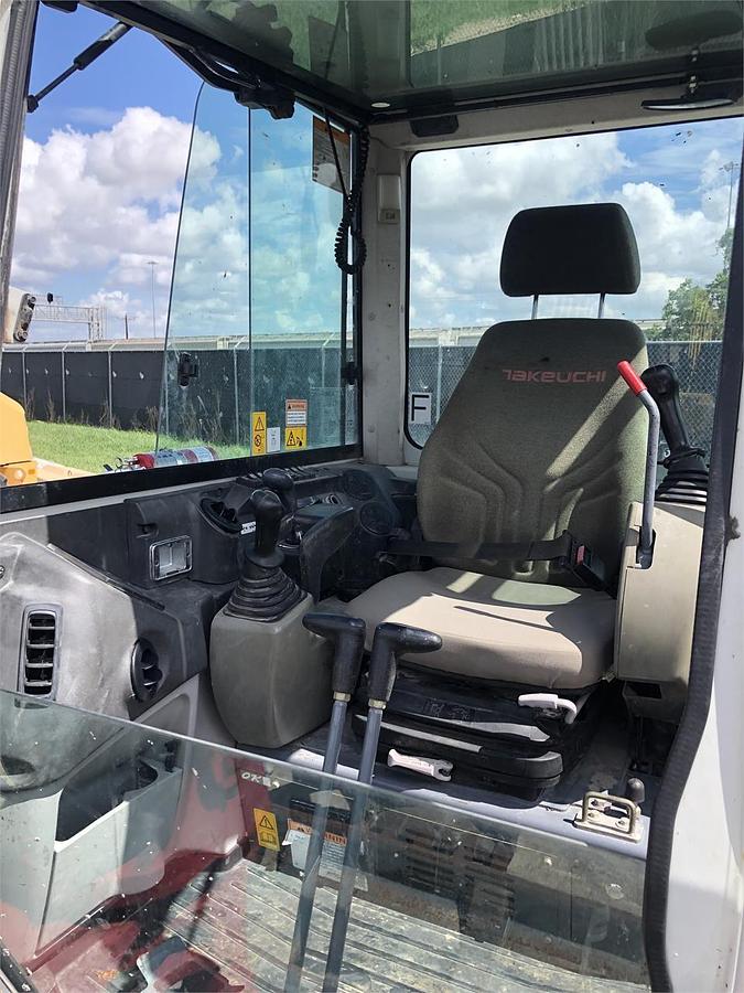 Used 2016 TAKEUCHI TB260