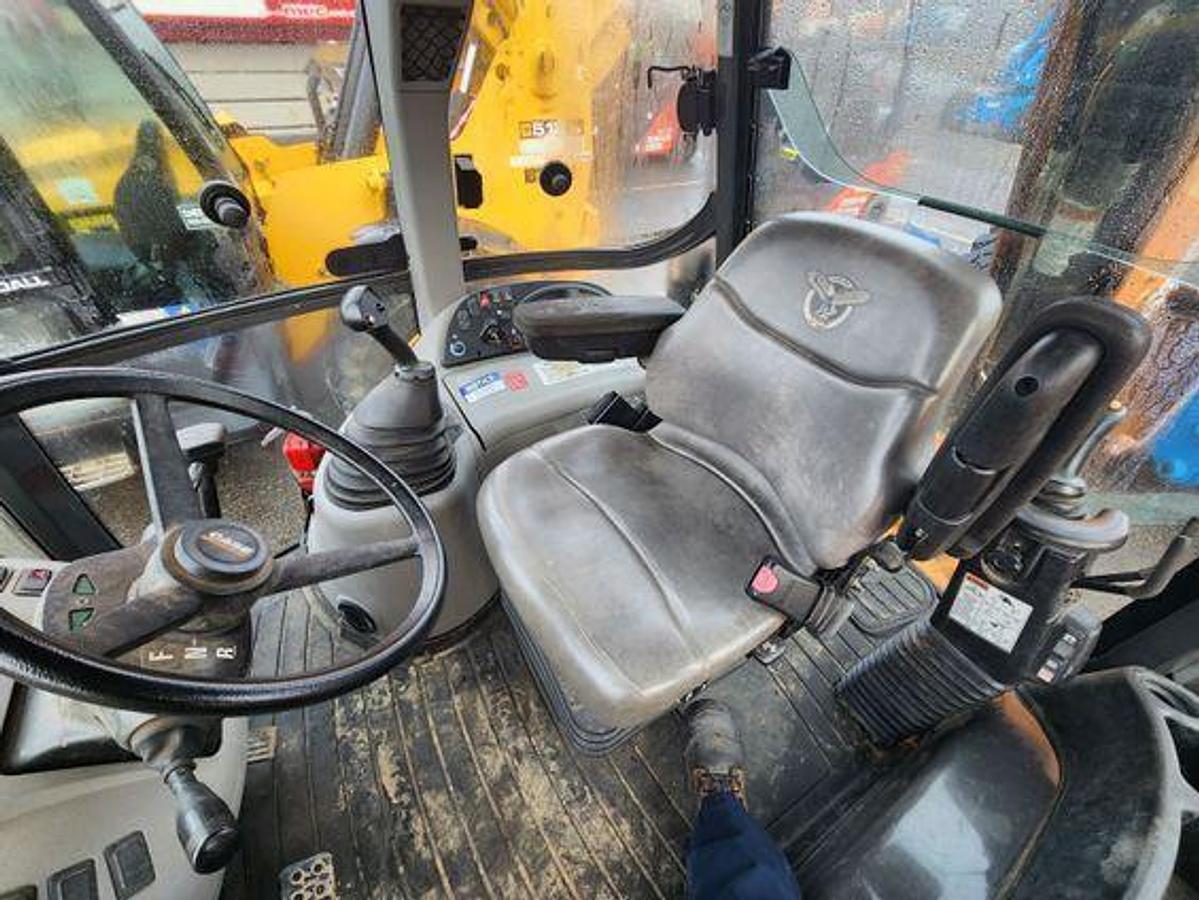 Used 2017 CASE 580N EP