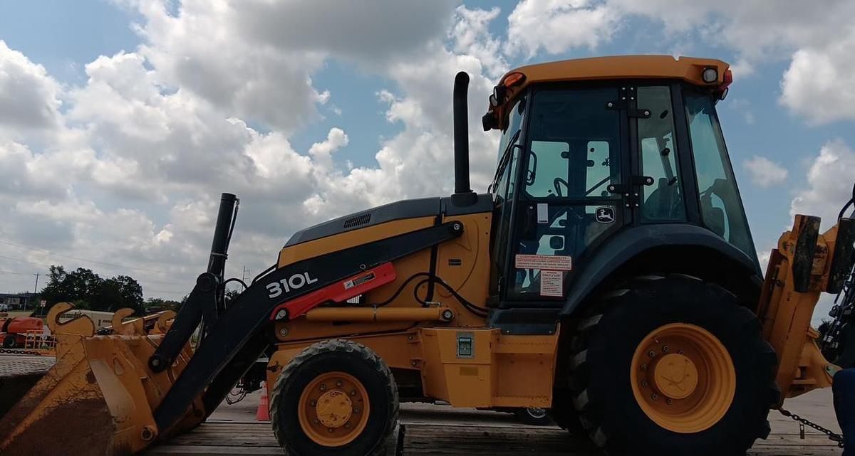 Used 2018 DEERE 310L