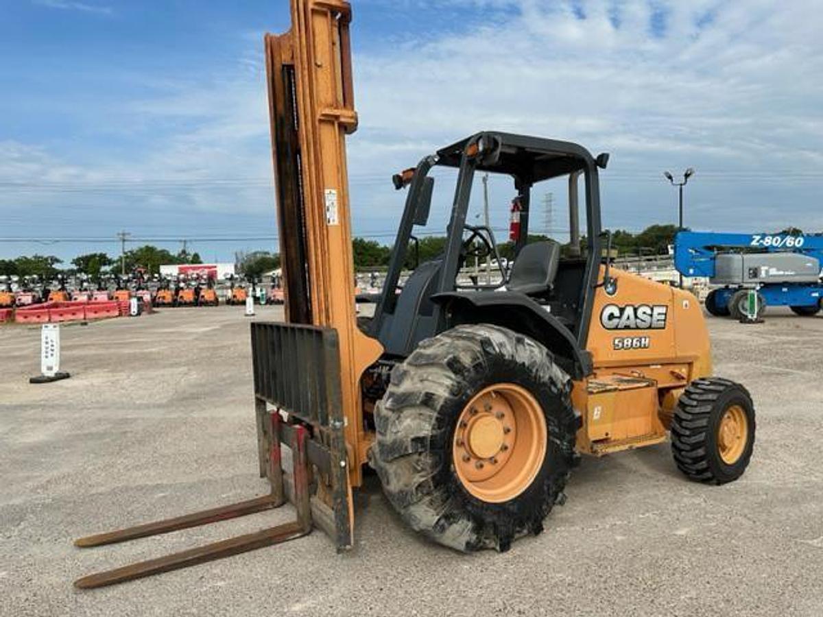 Used 2014 CASE 586H