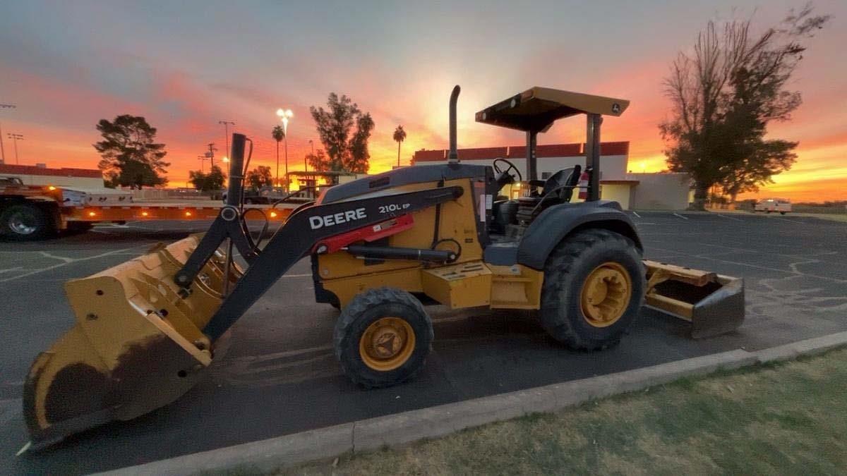 Used 2019 DEERE 210LEP