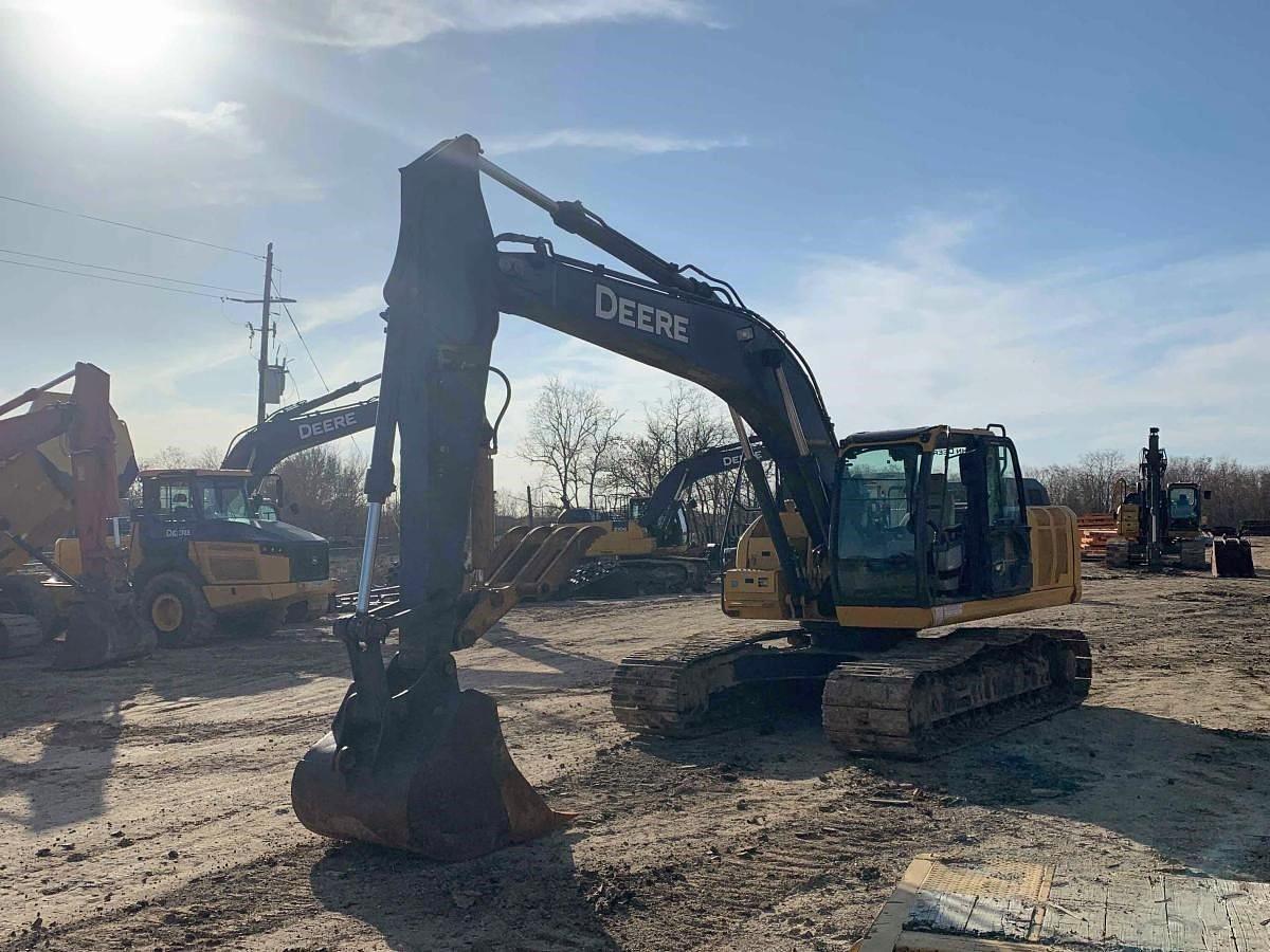 Used 2018 DEERE 210G LC