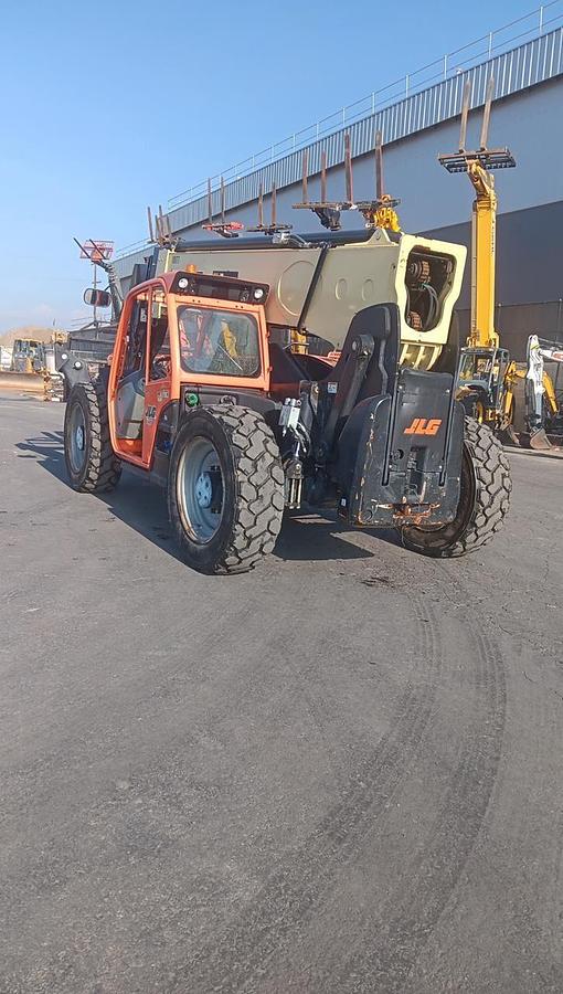 Used 2017 JLG 1055