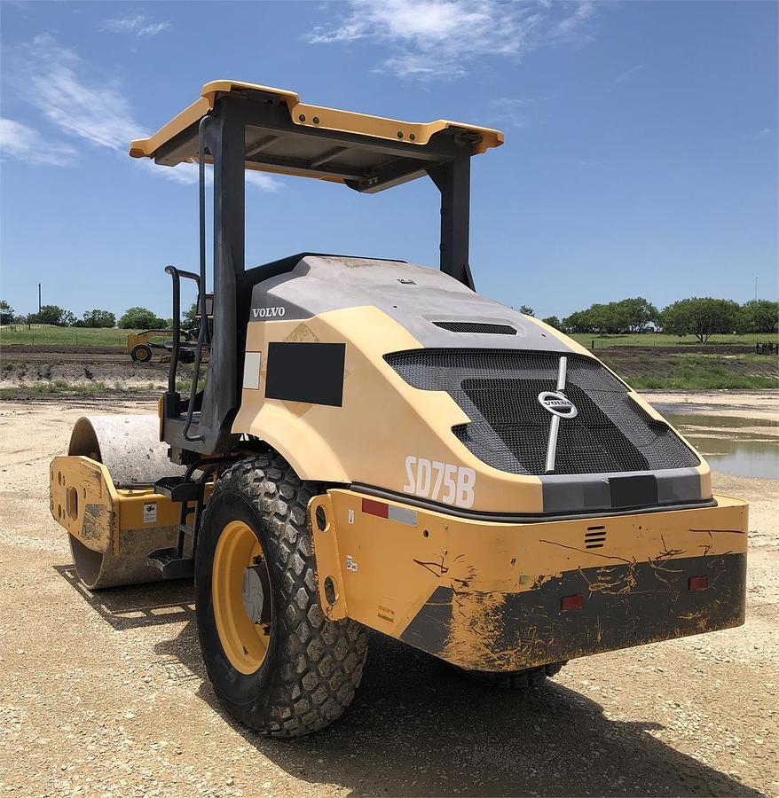 Used 2016 VOLVO SD75B