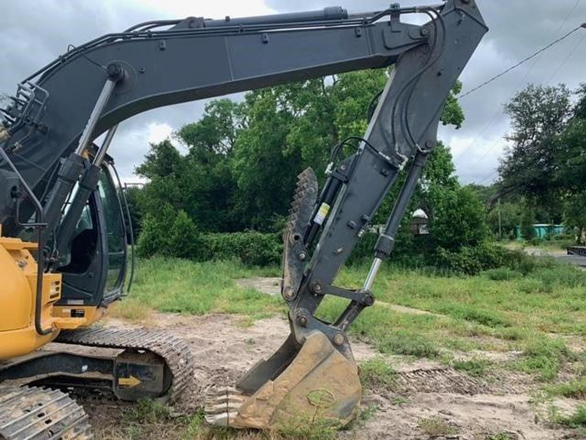 Used 2018 DEERE 135G