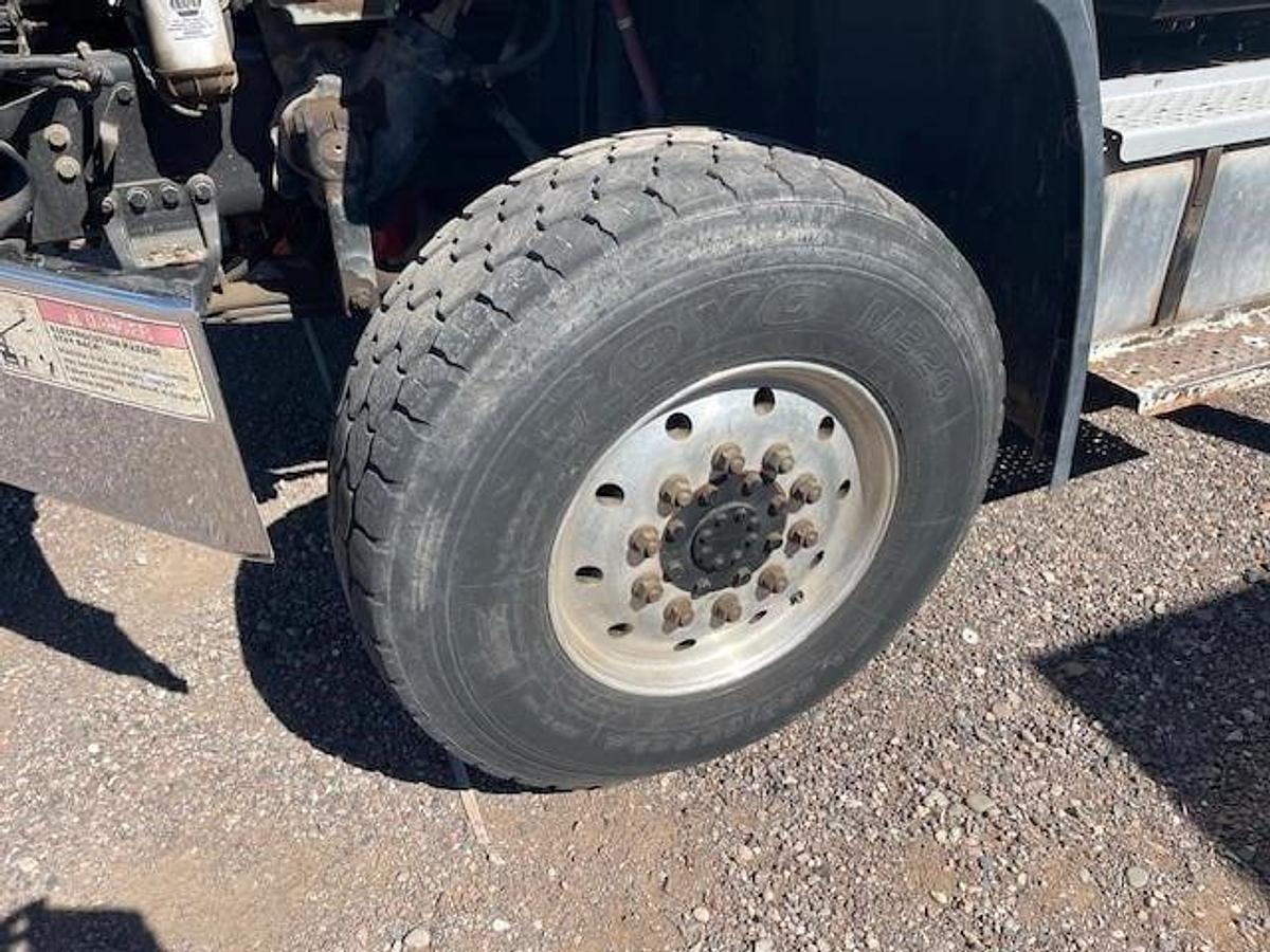 Used 2015 ELLIOTT H110 MOUNTED ON 2015 FREIGHTLINER 108SD