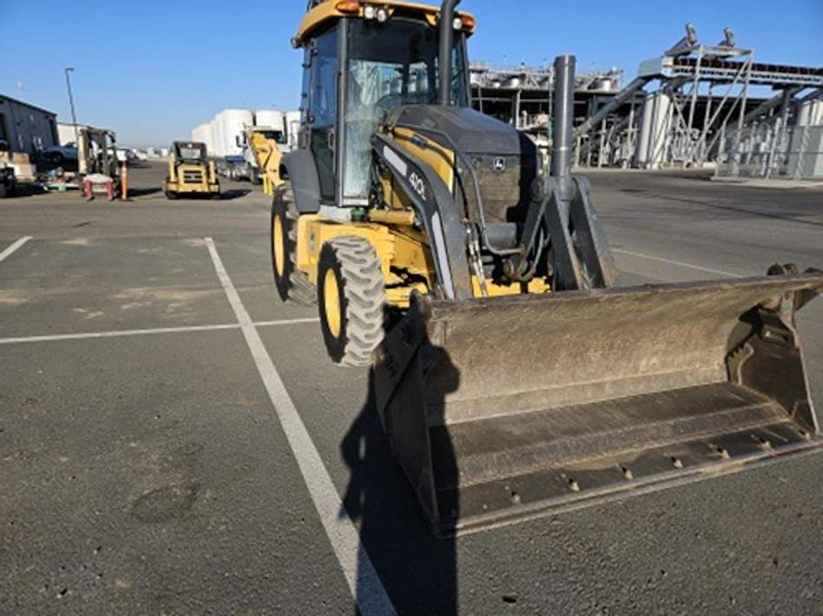 Used 2018 DEERE 410L