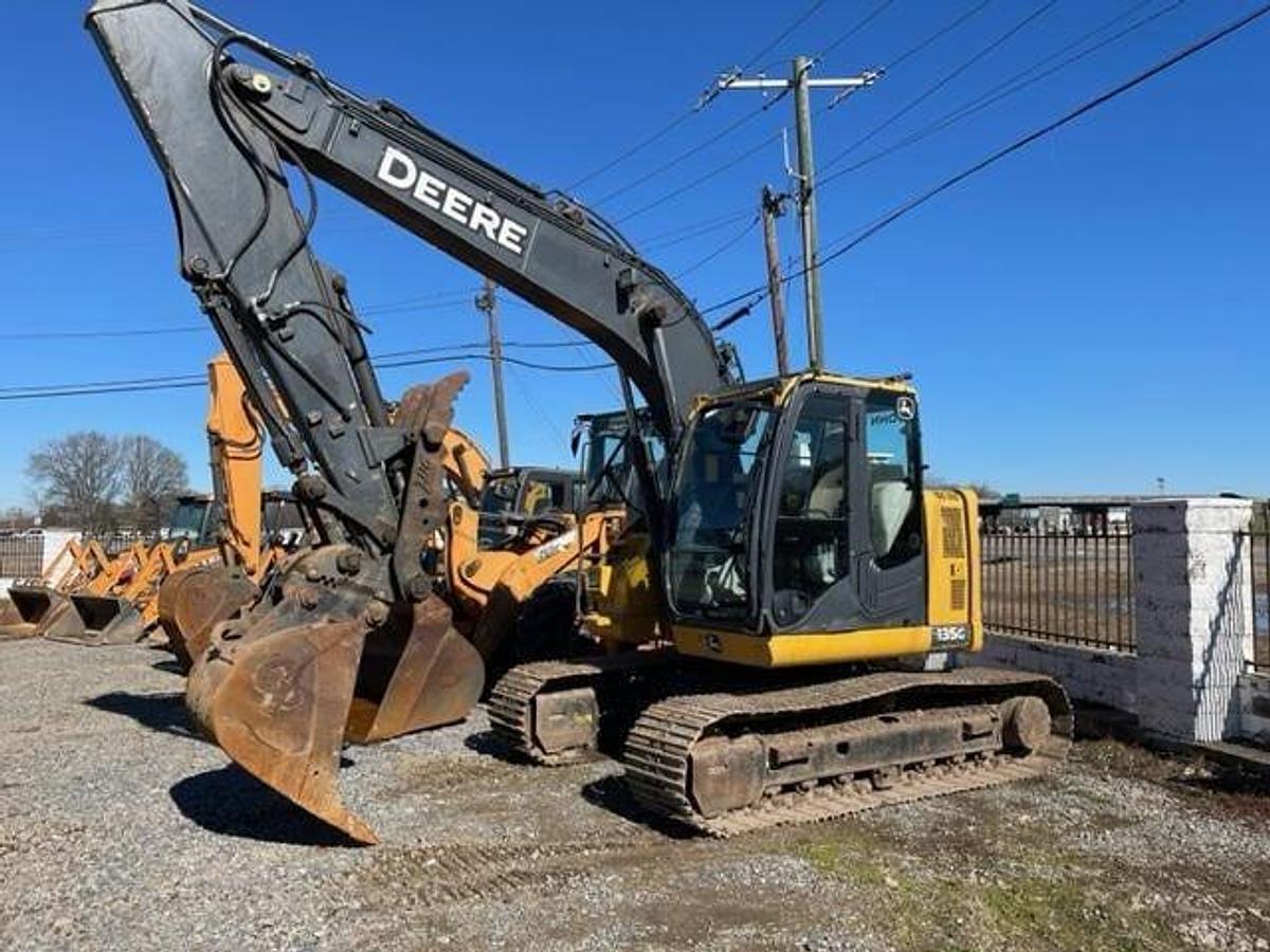 Used 2016 DEERE 135G