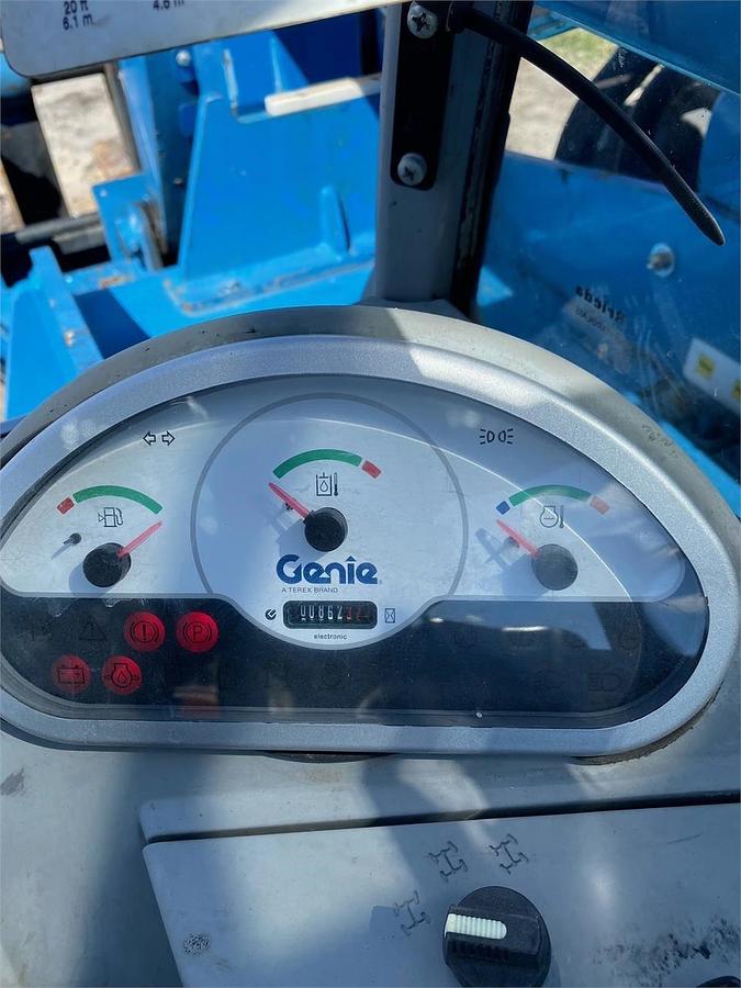 Used 2013 GENIE GTH5519