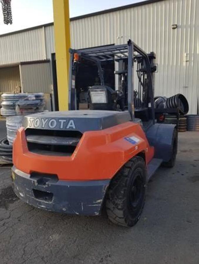 Used 2015 TOYOTA 8FD70U