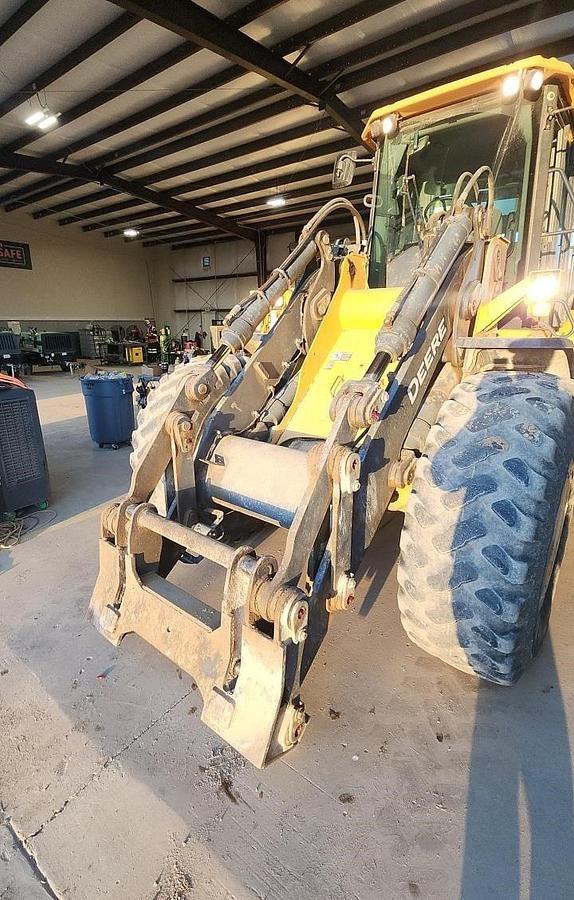 Used 2019 DEERE 524L