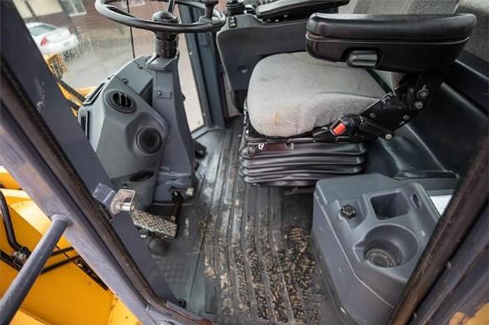 Used 2017 DEERE 544K