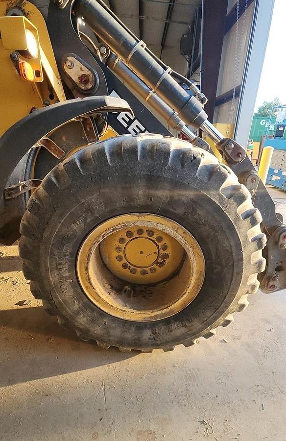 Used 2019 DEERE 524L