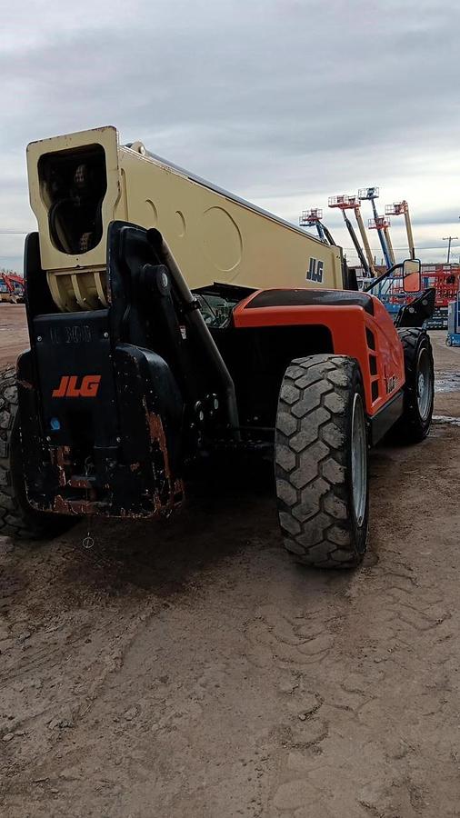 Used 2017 JLG 1055