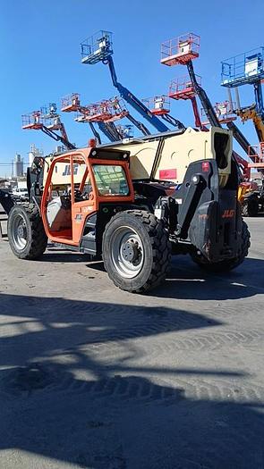 Used 2017 JLG 1055