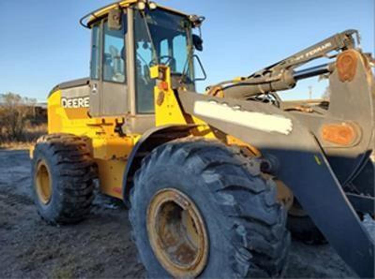 Used 2017 DEERE 644K