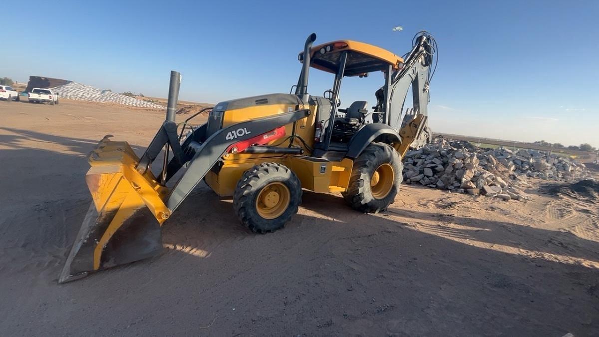 Used 2020 DEERE 410L