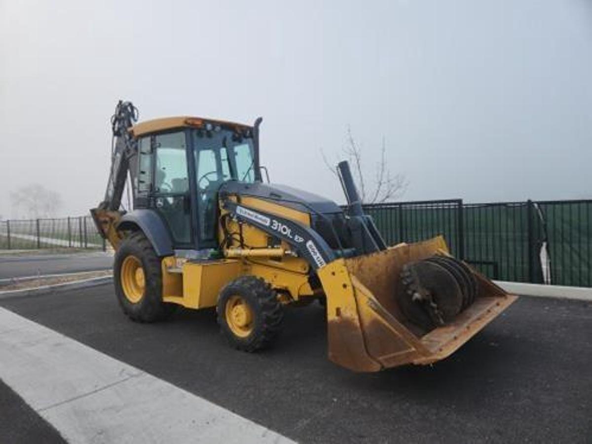 Used 2018 DEERE 310L EP