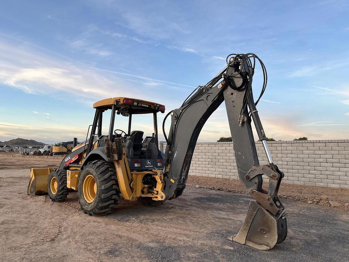 Used 2020 DEERE 410L