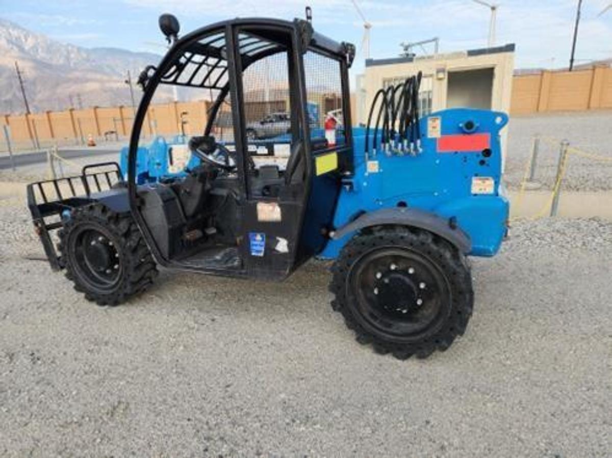 Used 2015 GENIE GTH5519