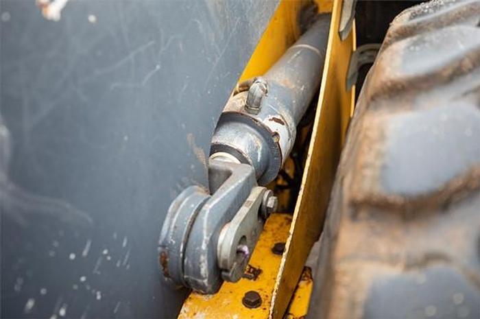 Used 2017 DEERE 544K