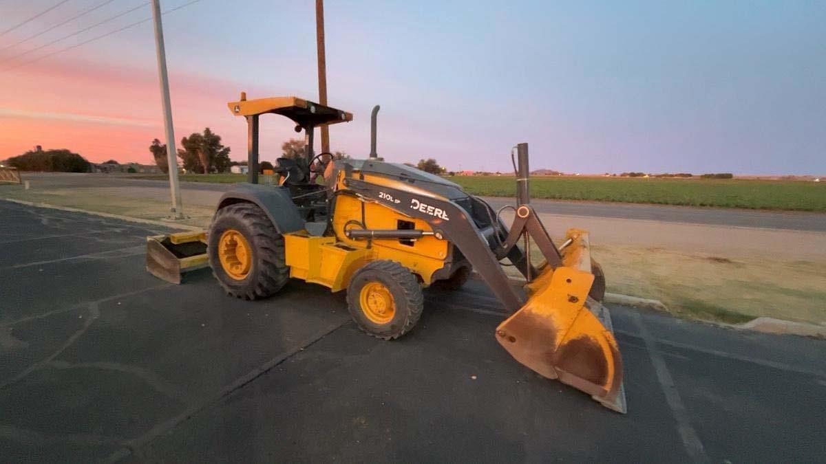 Used 2019 DEERE 210LEP