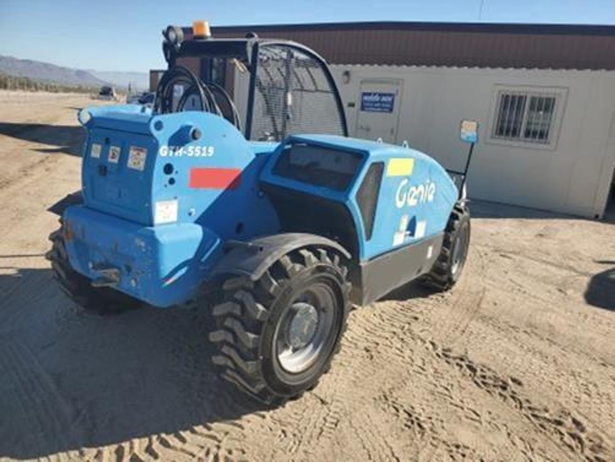 Used 2015 GENIE GTH5519