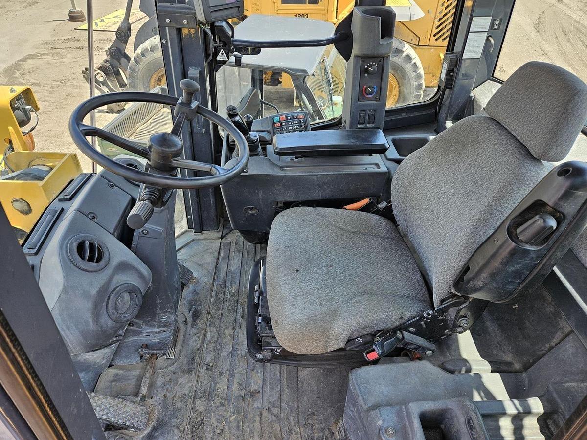 Used 2018 DEERE 544K