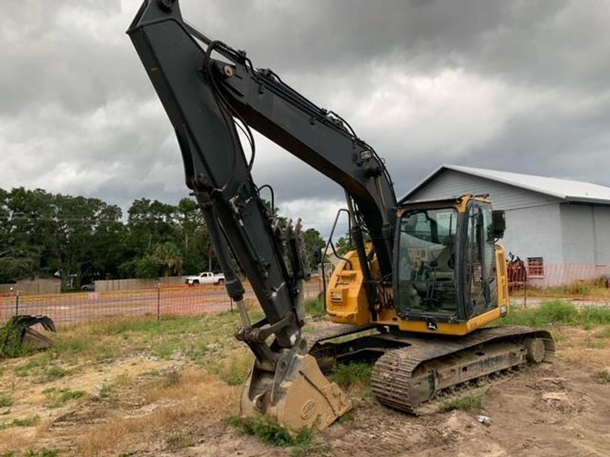 Used 2018 DEERE 135G