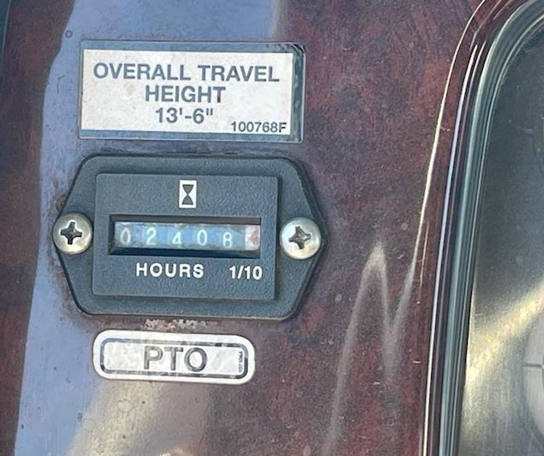 Used 2015 ELLIOTT H110 MOUNTED ON 2015 FREIGHTLINER 108SD