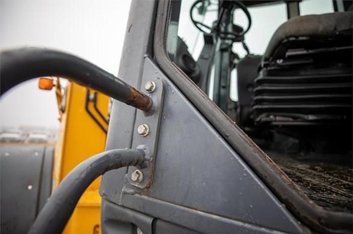 Used 2017 DEERE 544K