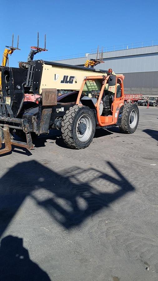 Used 2017 JLG 1055