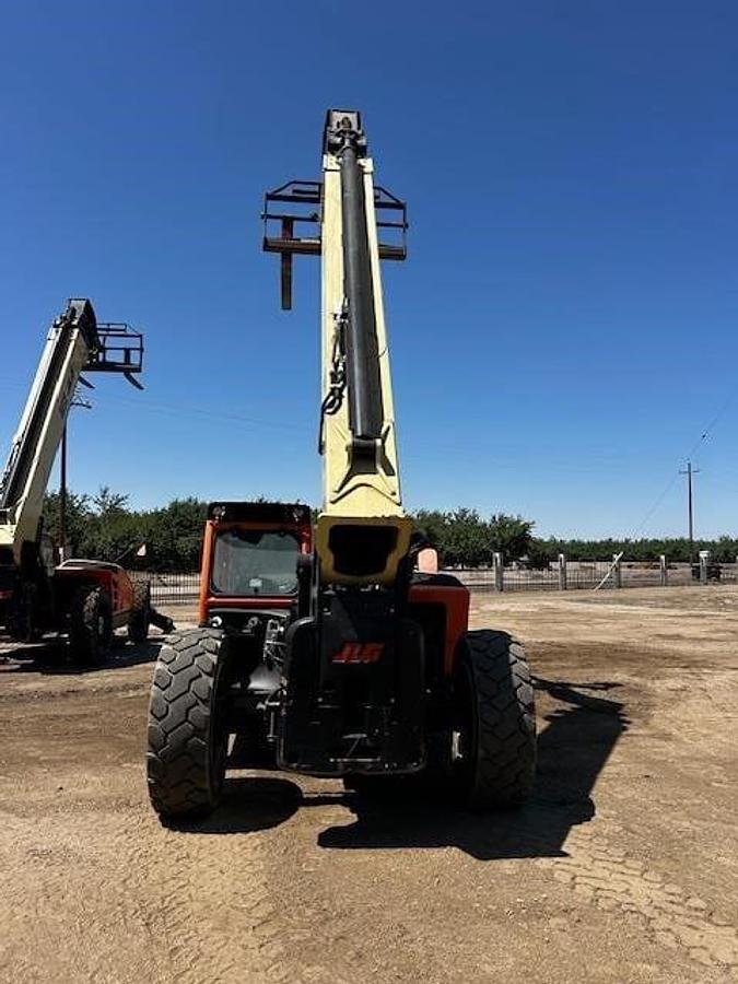 Used 2017 JLG 1055