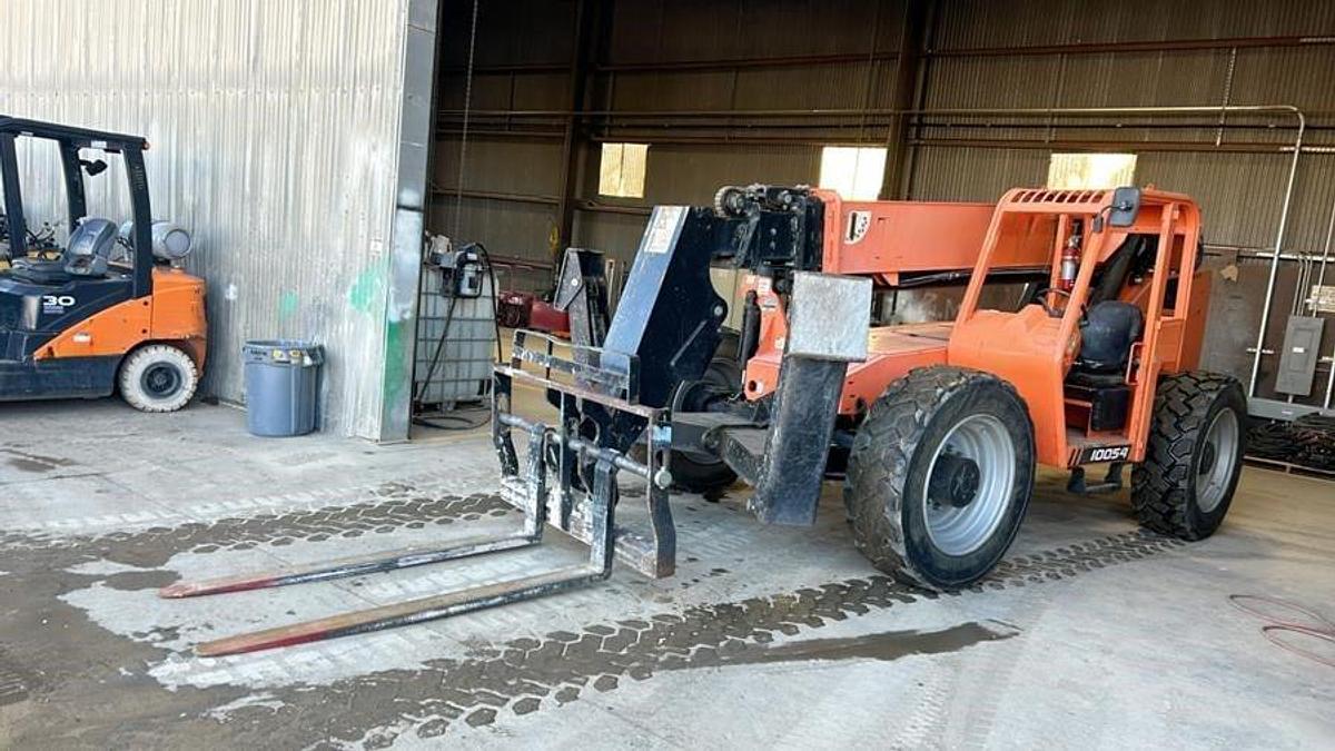 Used 2016 SKY TRAK 10054