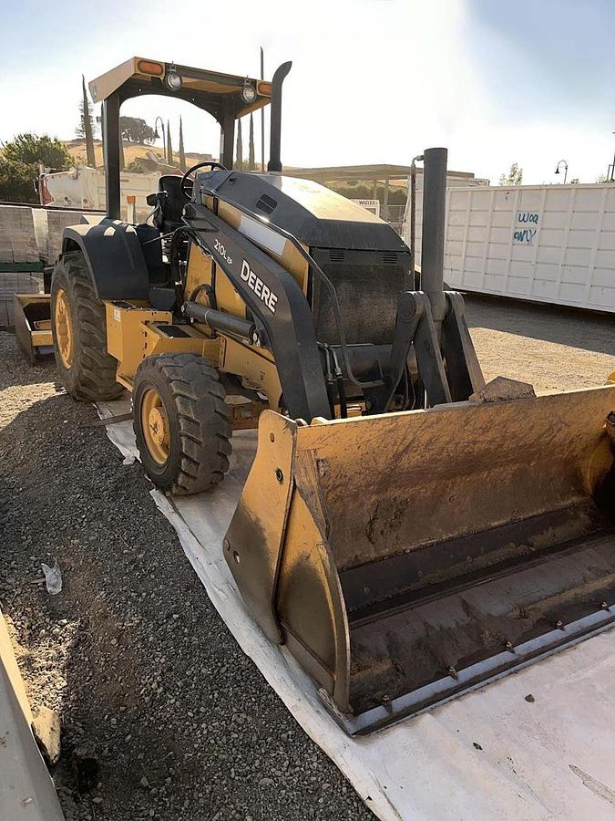 Used 2019 DEERE 210LEP