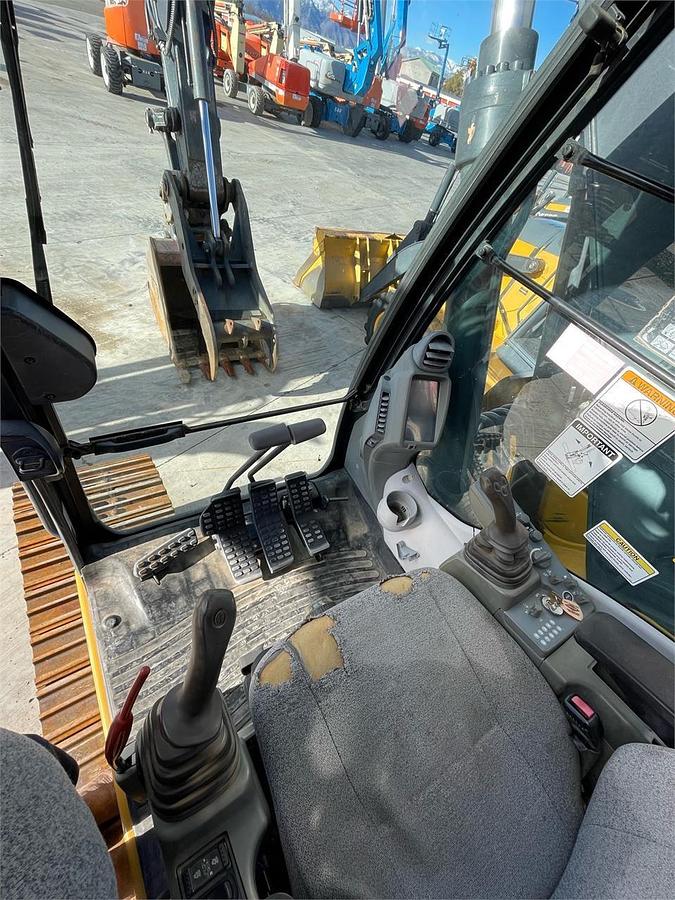 Used 2015 DEERE 180G LC