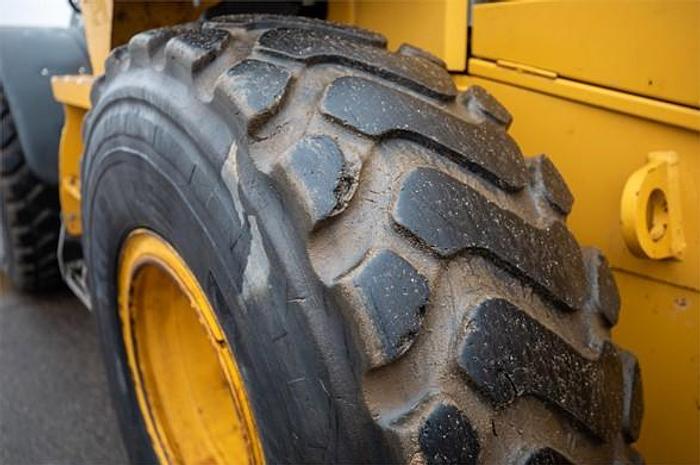 Used 2017 DEERE 544K