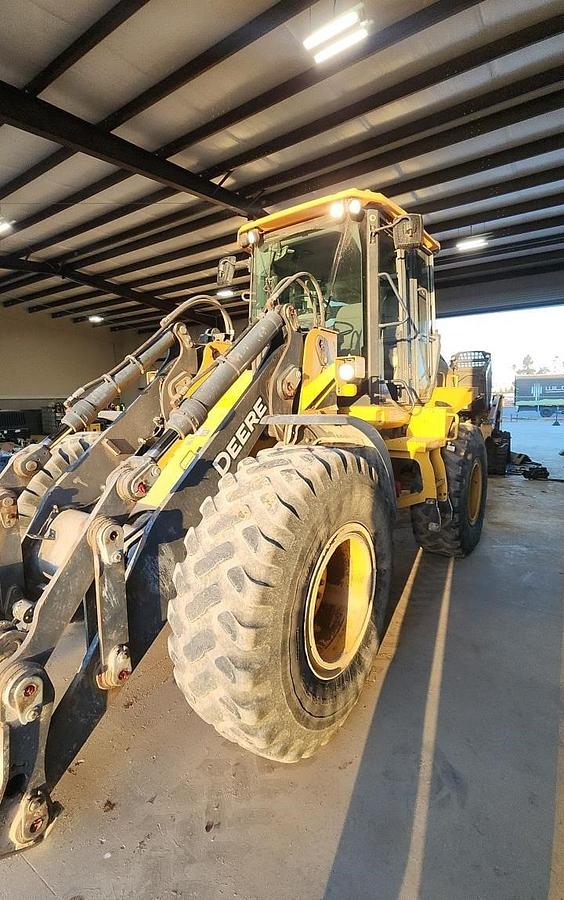 Used 2019 DEERE 524L