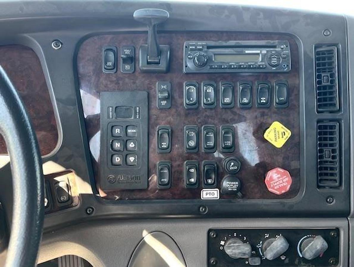 Used 2015 ELLIOTT H110 MOUNTED ON 2015 FREIGHTLINER 108SD