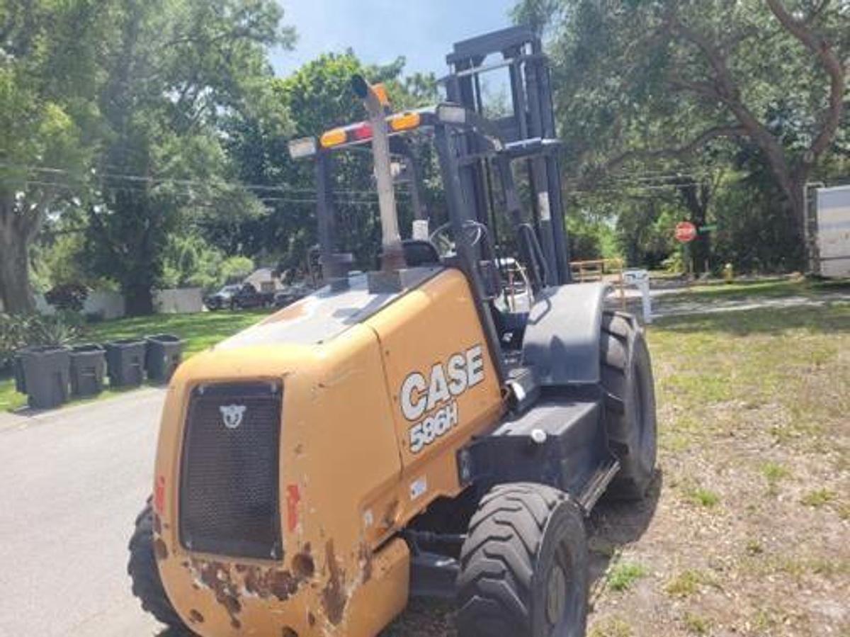 Used 2017 CASE 586H