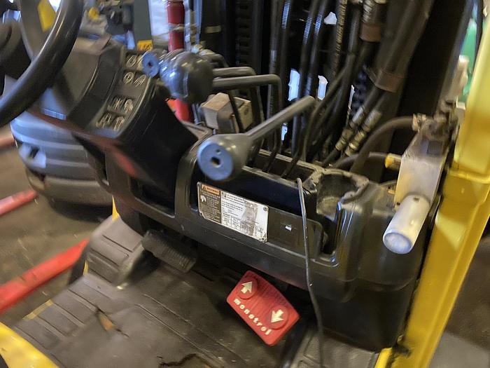 Used 12,000 POUND HYSTER MODEL S120FTPRS ROLL CLAMP TRUCK MFG. 2012