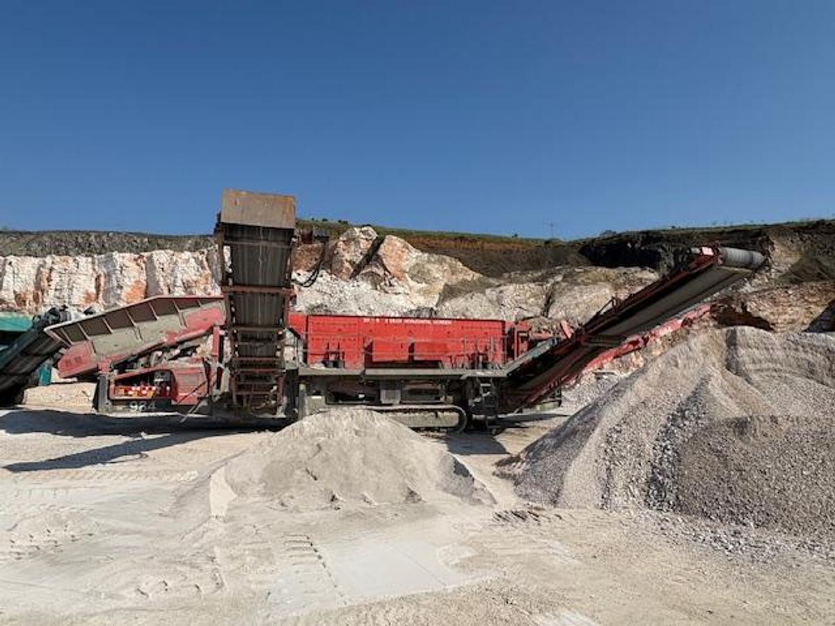 Used 2015 Terex Finlay 984